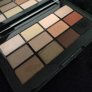 Jouer Essential Eyeshadow palette